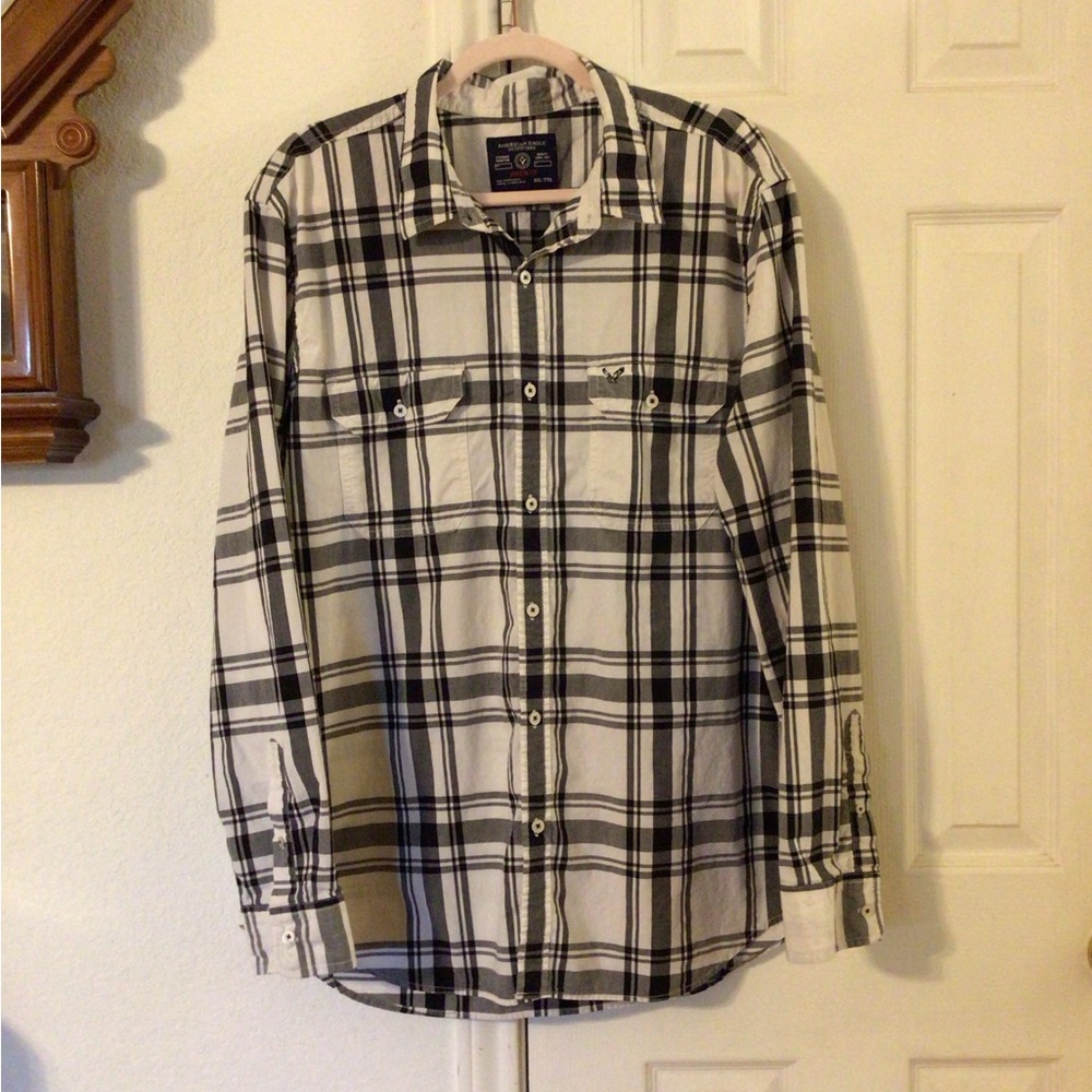 American Eagle men’s long sleeve
